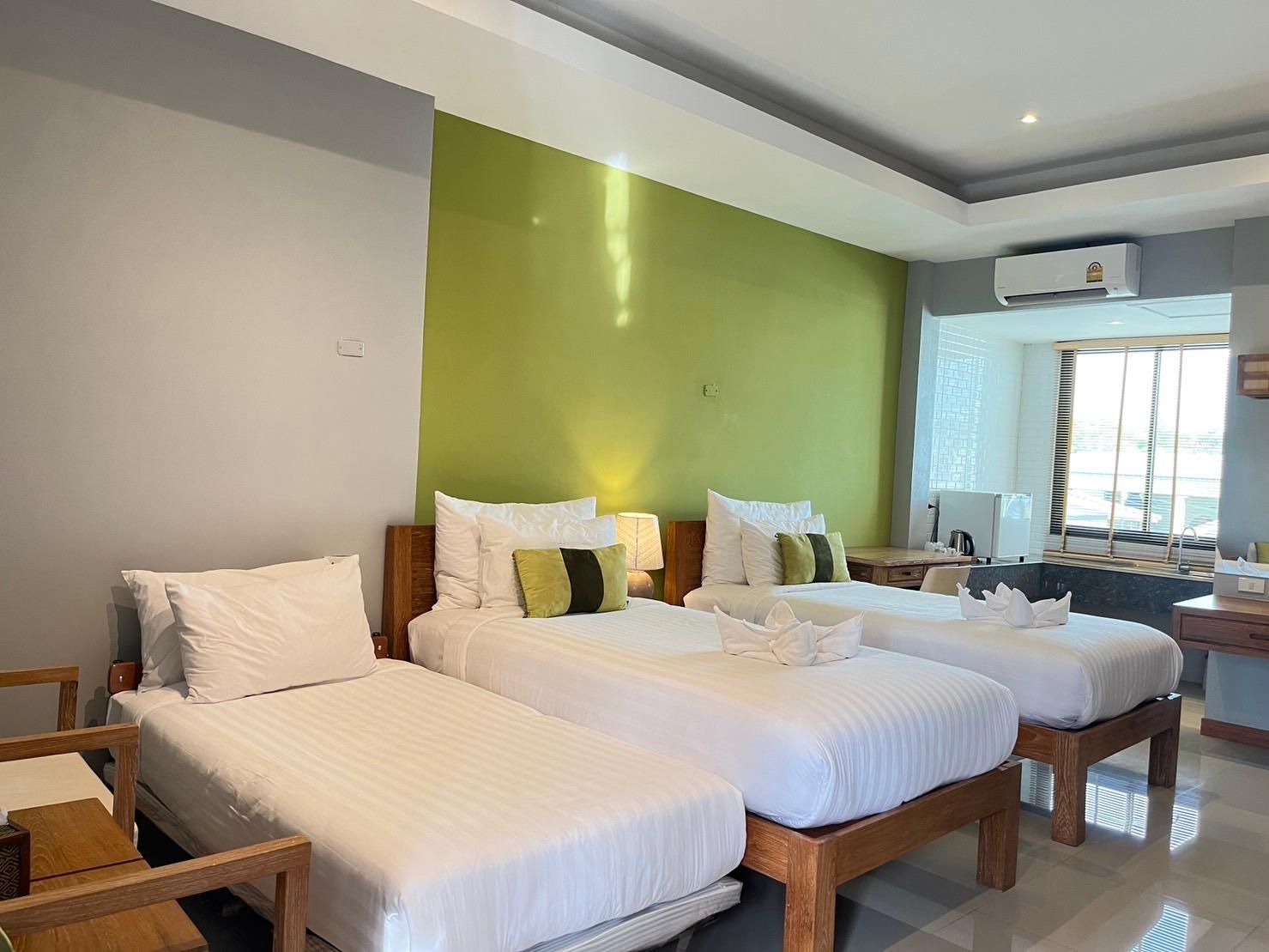Superior Triple 3 Beds