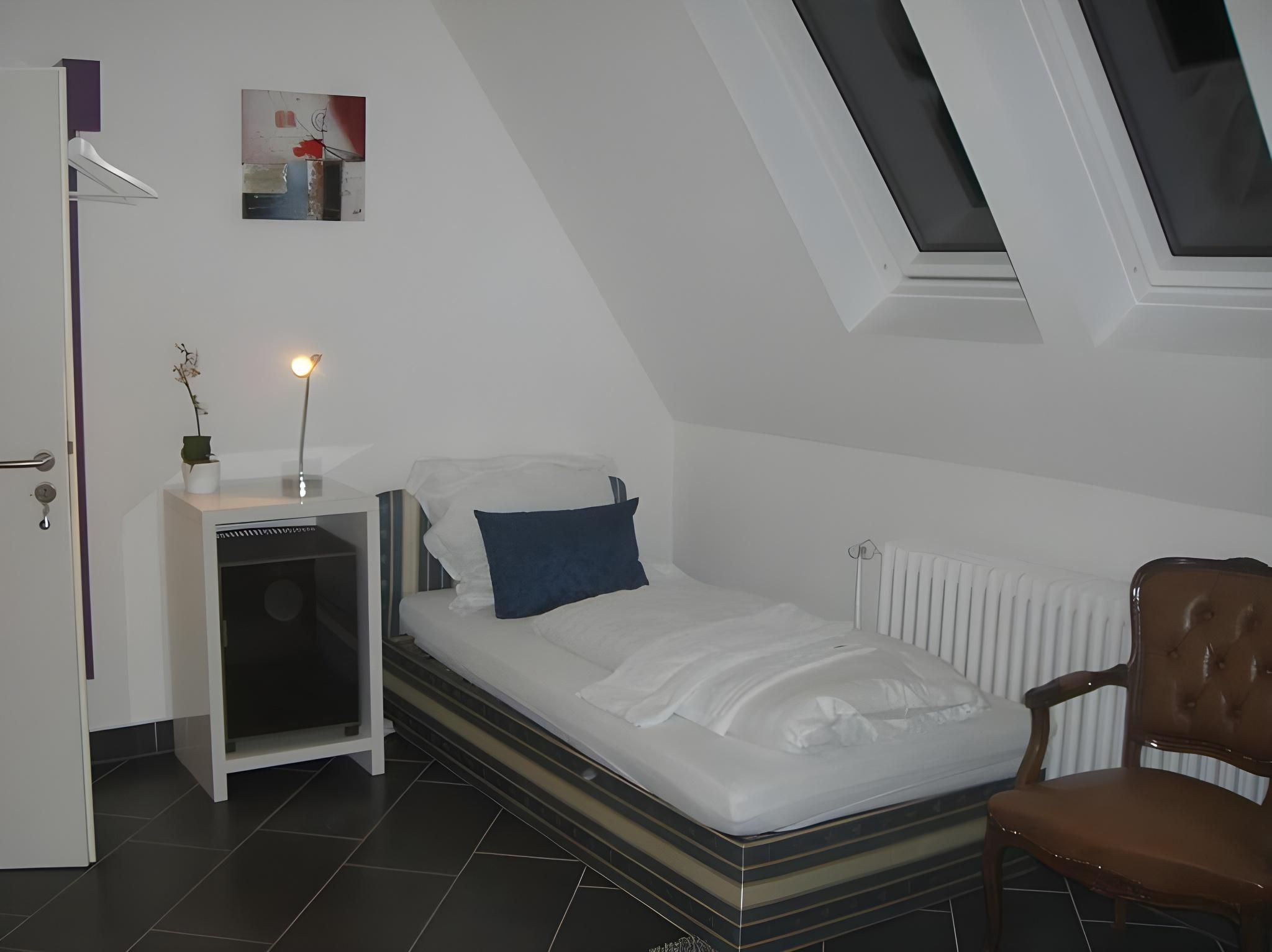 Economy Single Room
