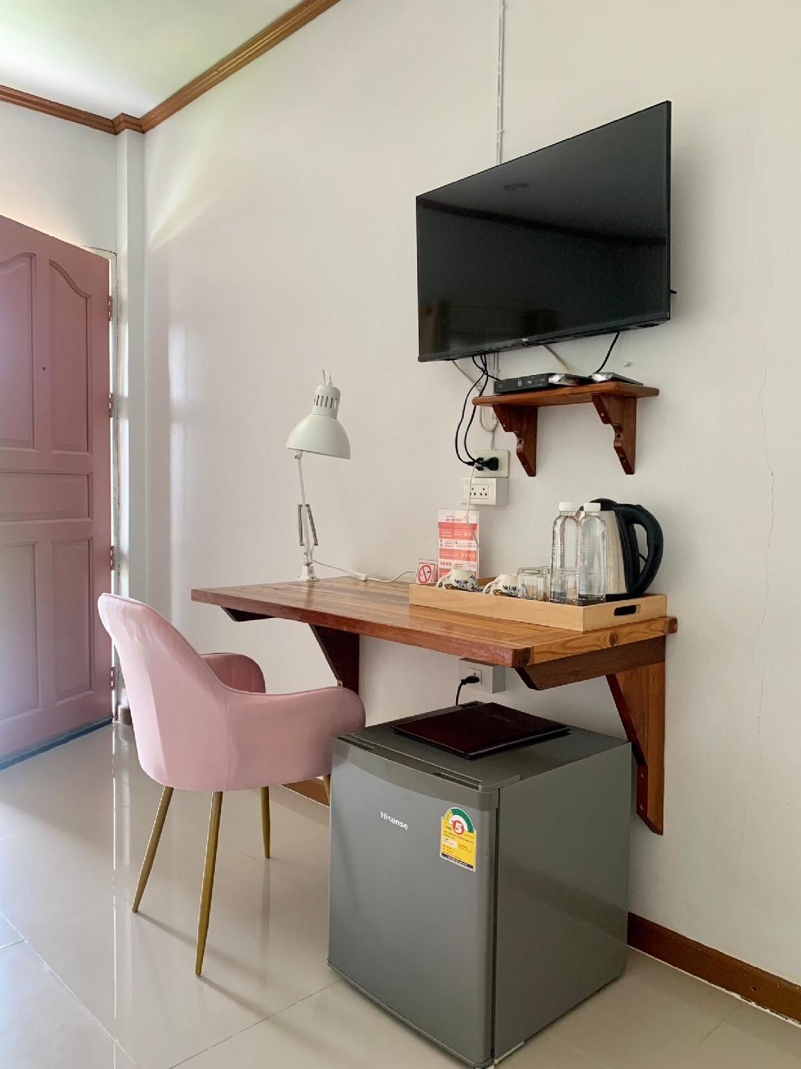 Standard King Room - Non-Smoking