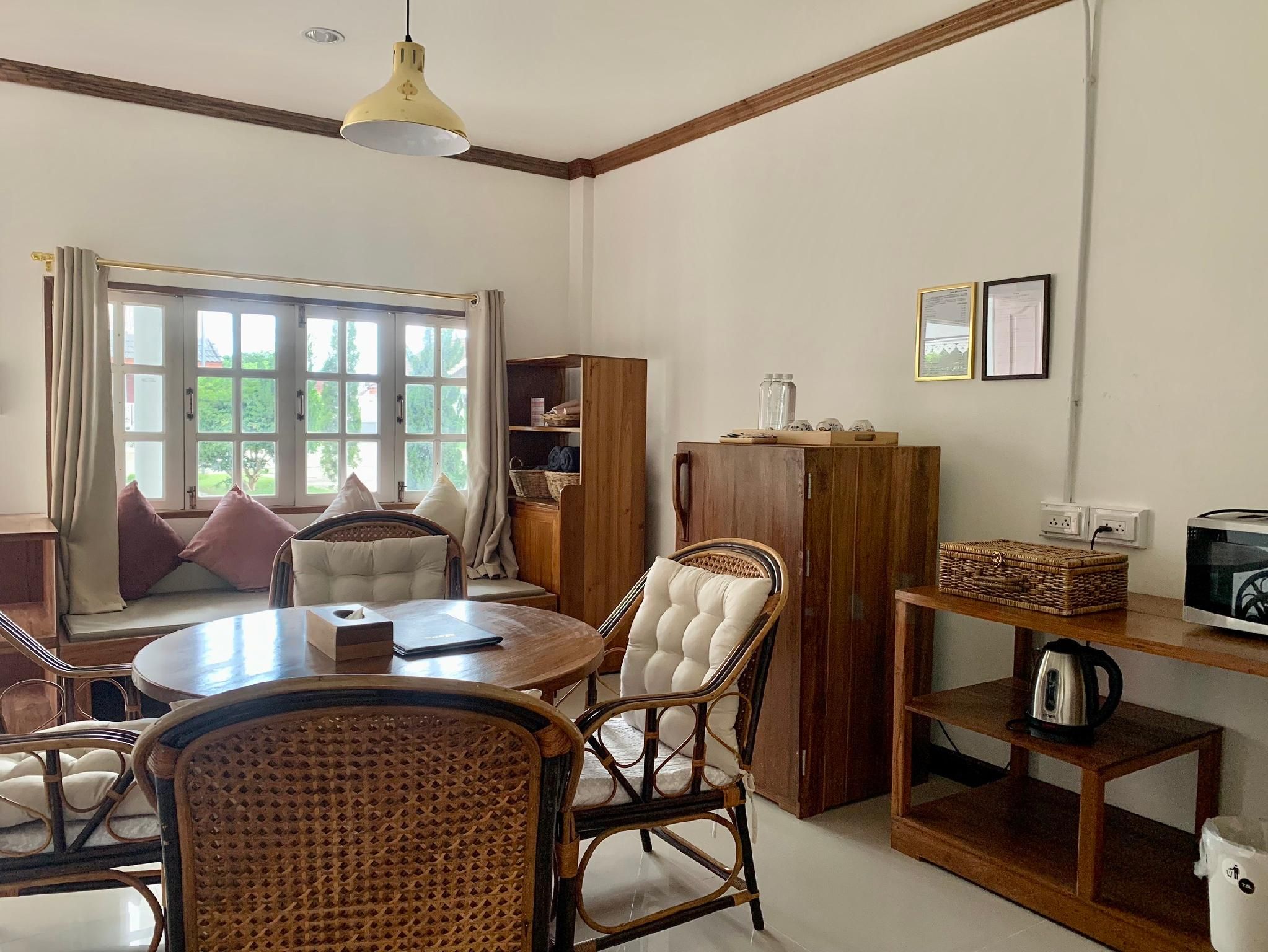 Funwan Hotel Deluxe Room with 2 Double Beds 2