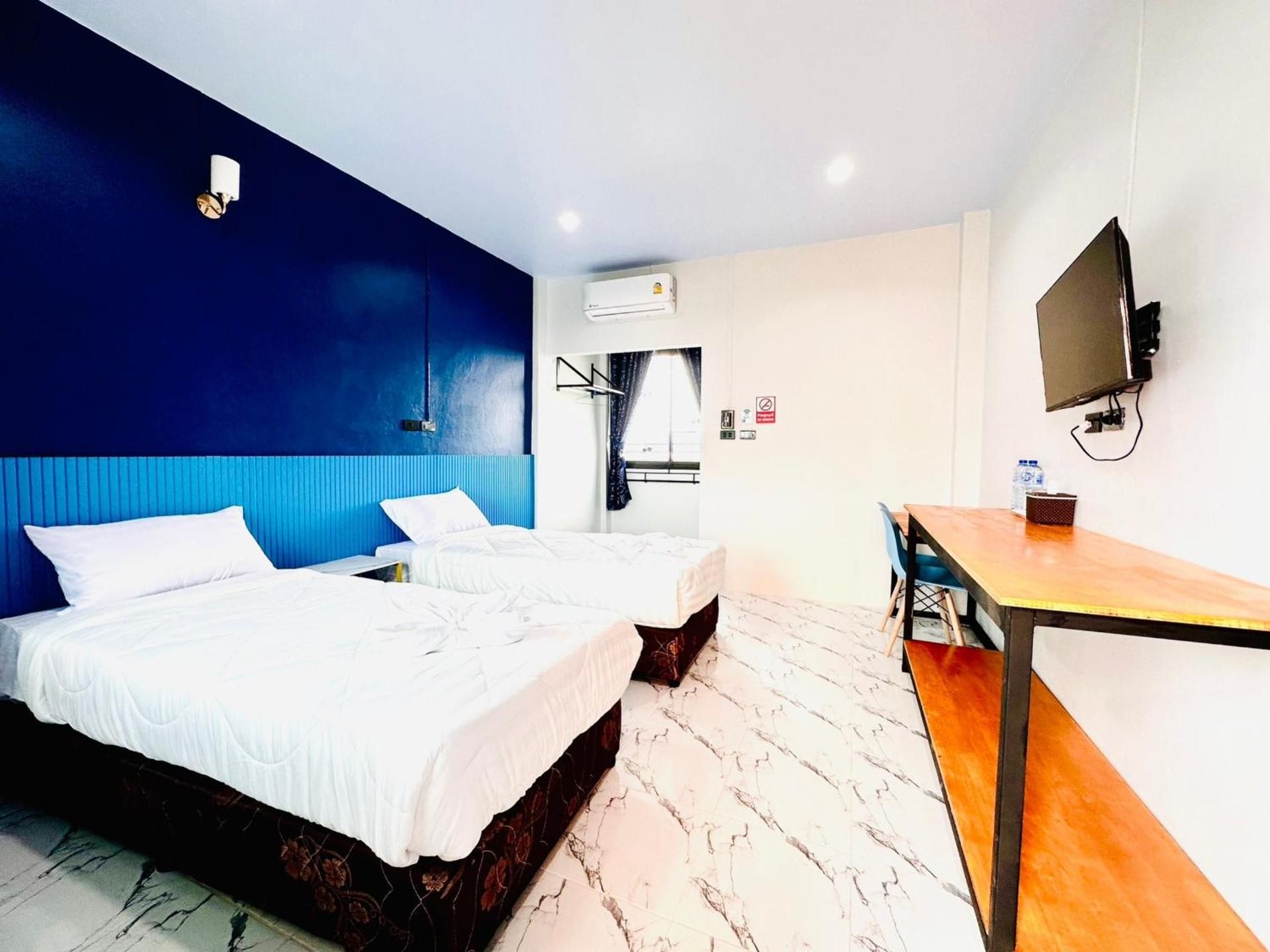 Twin Room with Private Bathroom
