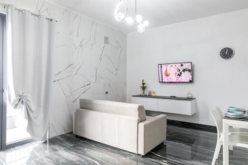 Deluxe Studio