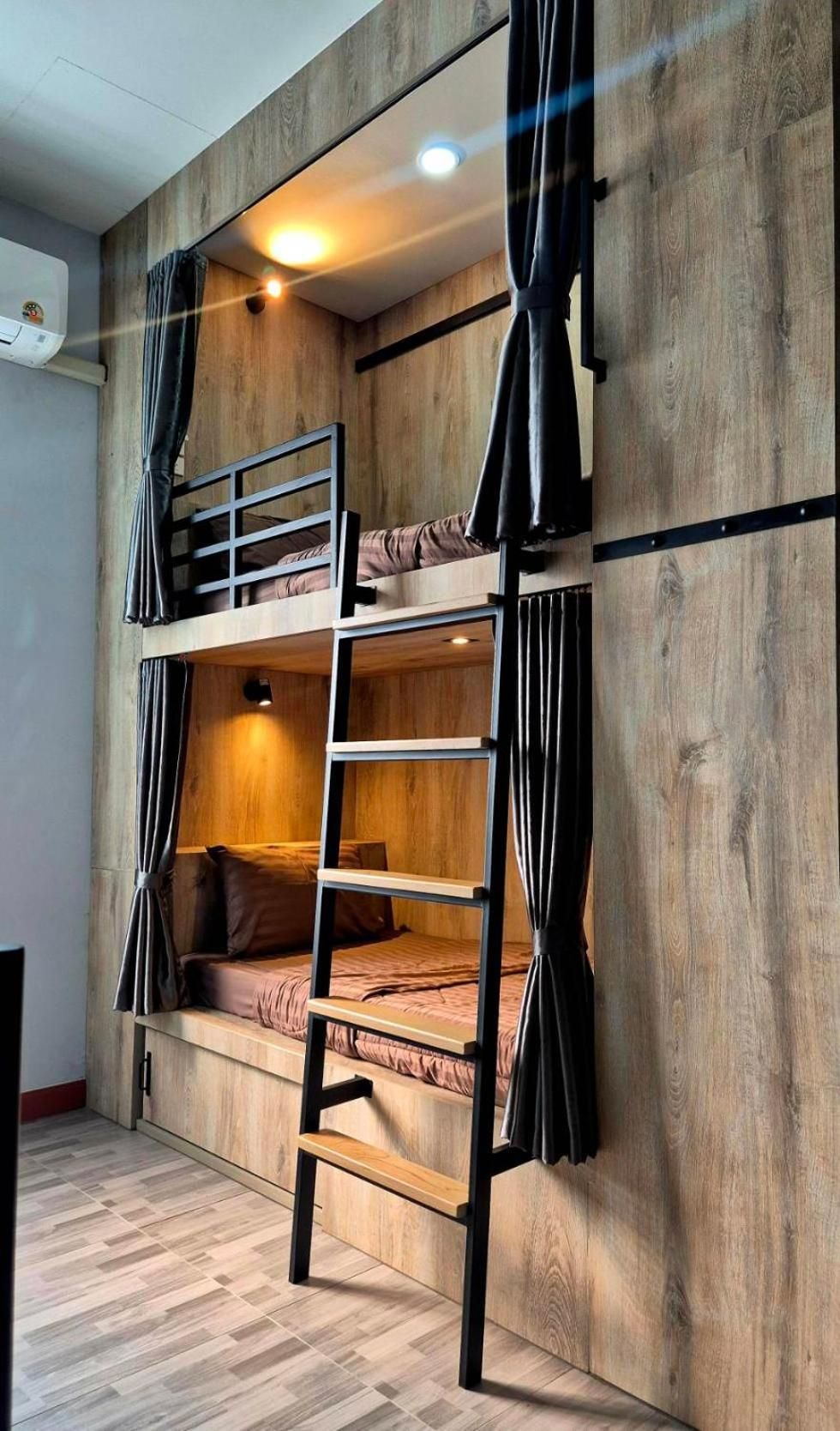 Dormitory Room - Mixed