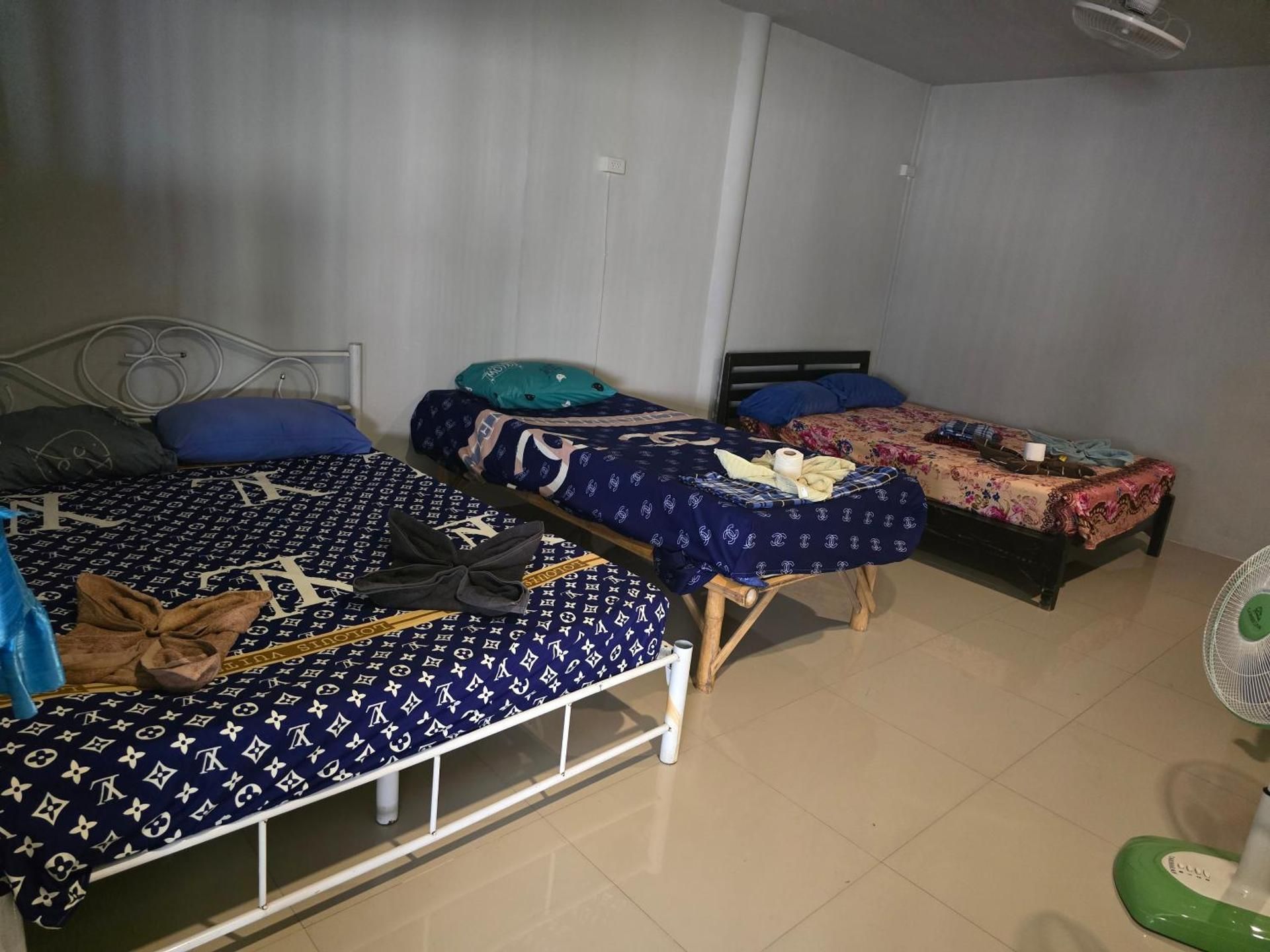 6-Bed Mixed Dormitory Room