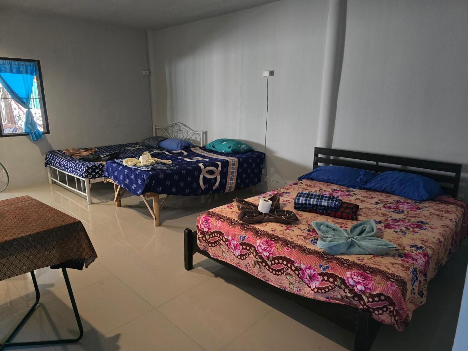 6-Bed Mixed Dormitory Room