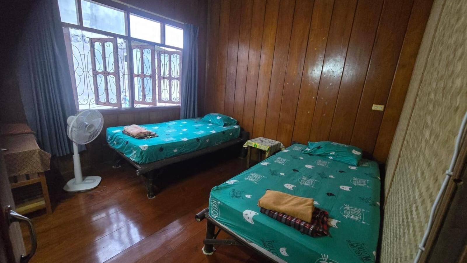 Standard Twin Room with Shared Bathroom