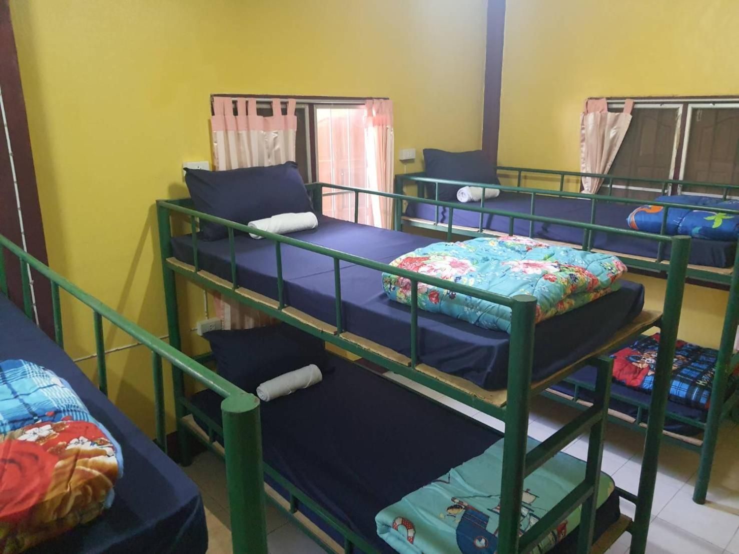 Bunk Bed in Mixed Dormitory Room
