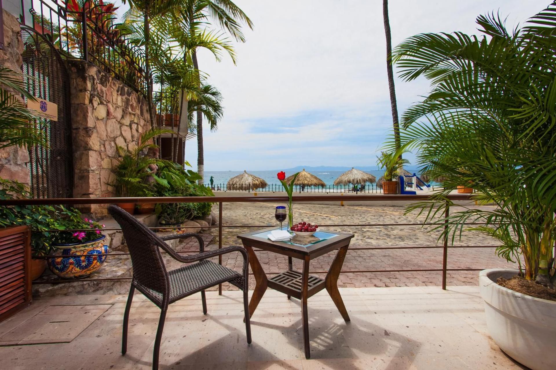 One-Bedroom Apartment with Private Entrance