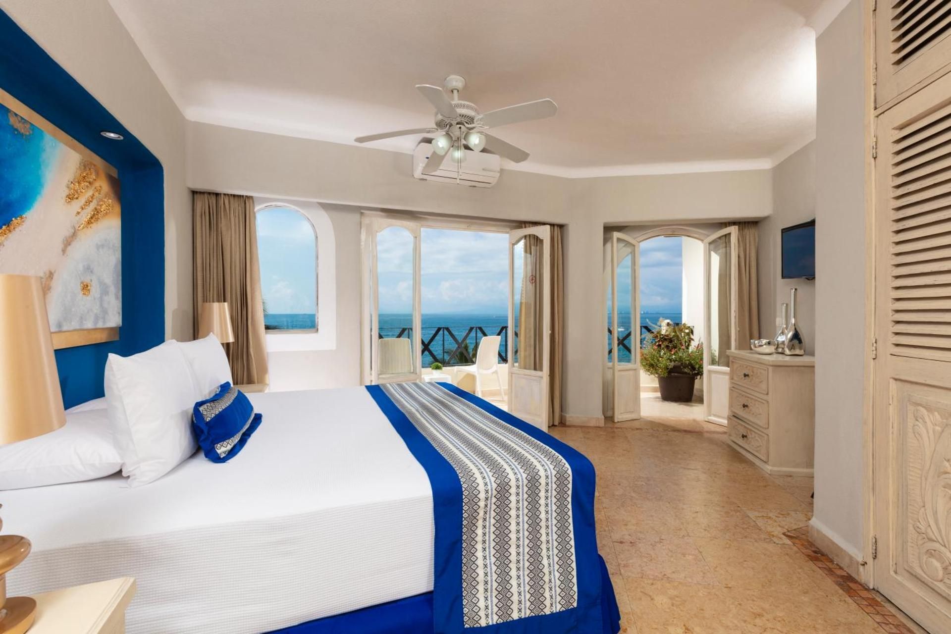 Breezy Blue Jr Suite