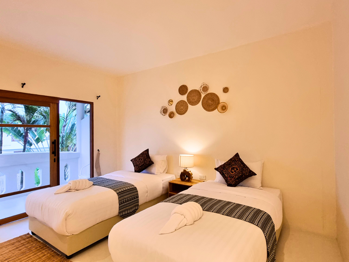 Deluxe Twin Room with Desk - Non-Smoking