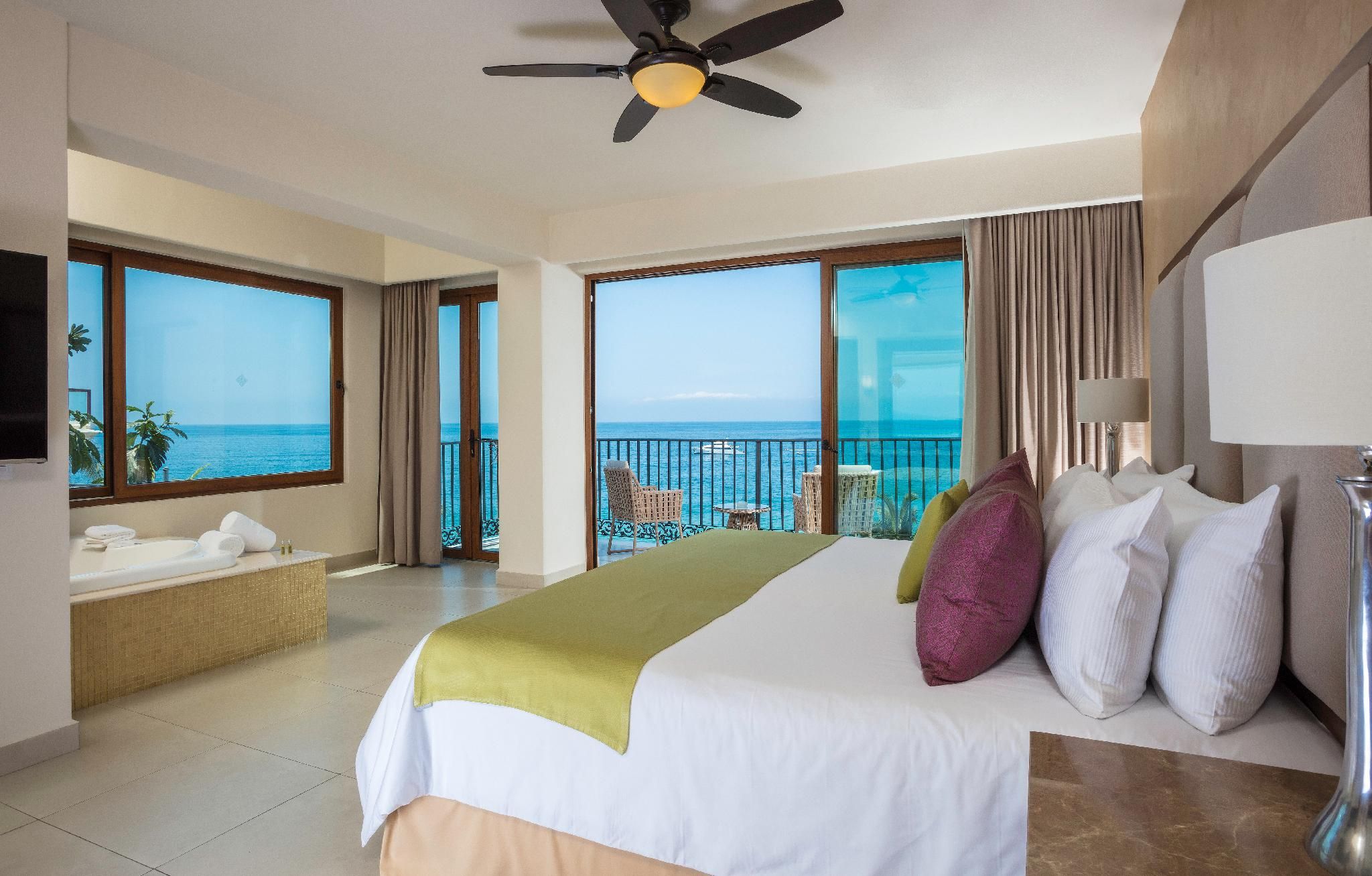 Grand Almar Jacuzzi and Terrace Full Ocean View