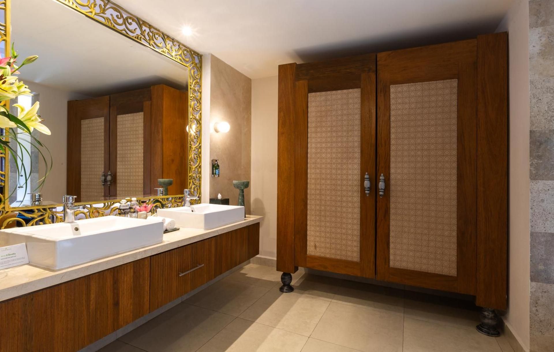 Standard Suite
