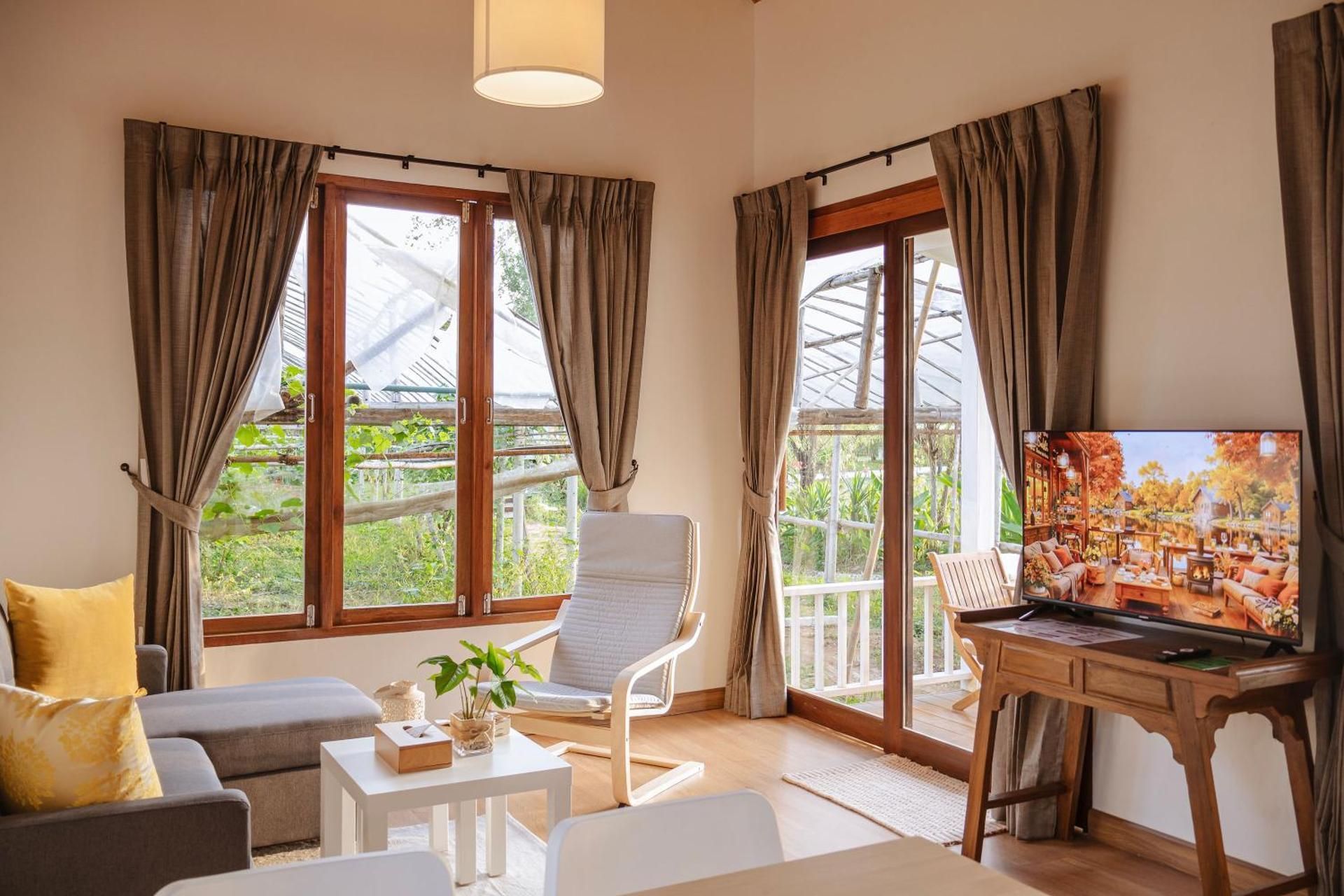Luxury Farm House Premium