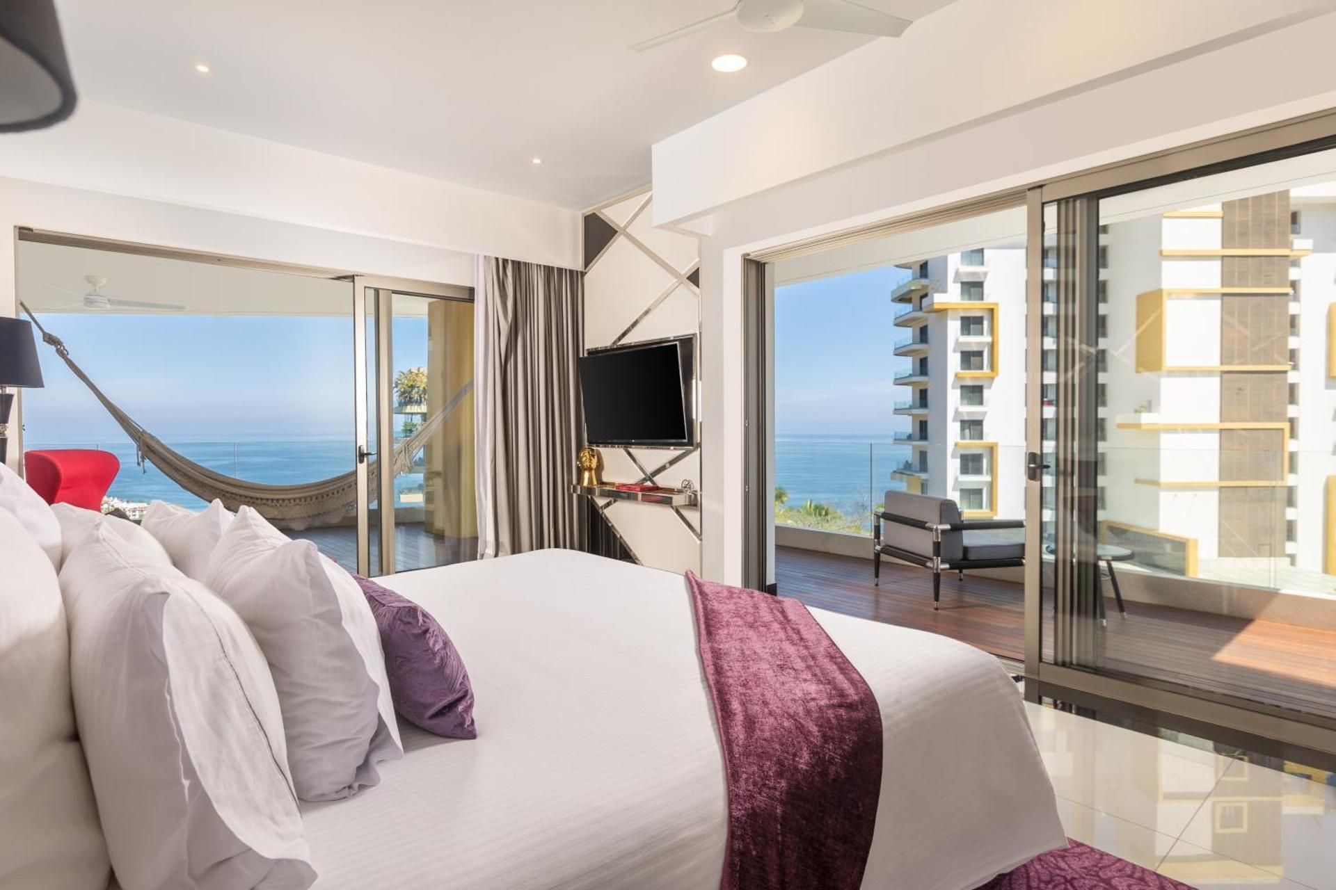 Mousai Corner Suite South