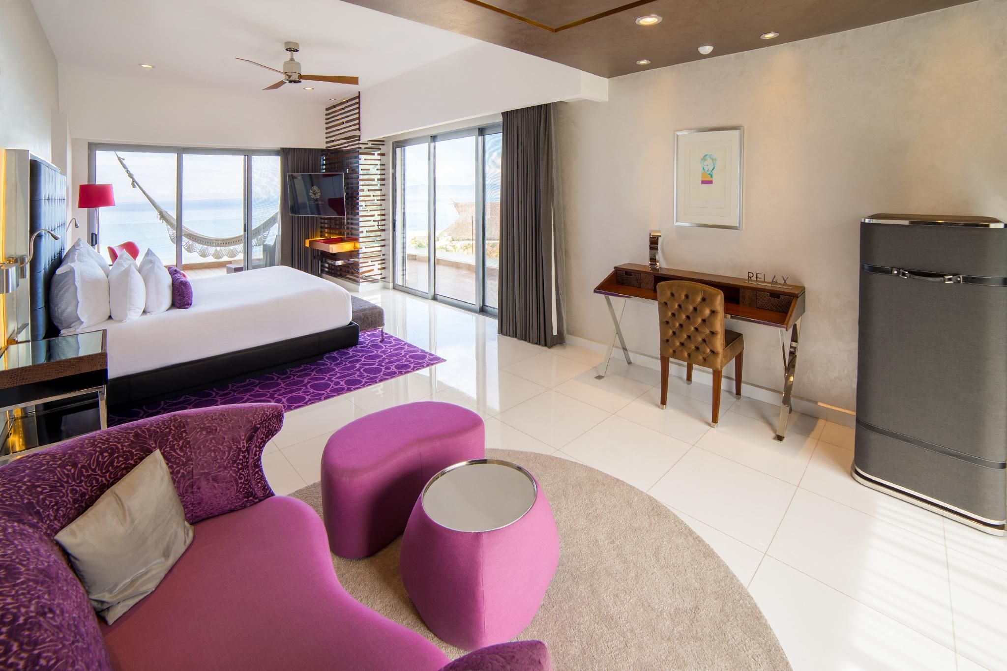 Corner Suite Sea View