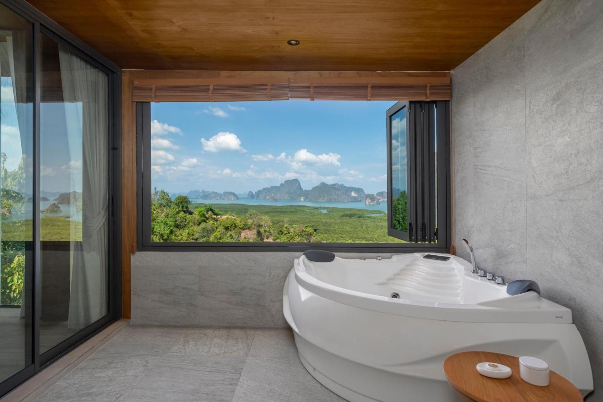 Seaview Villa with Bathtub No. 17