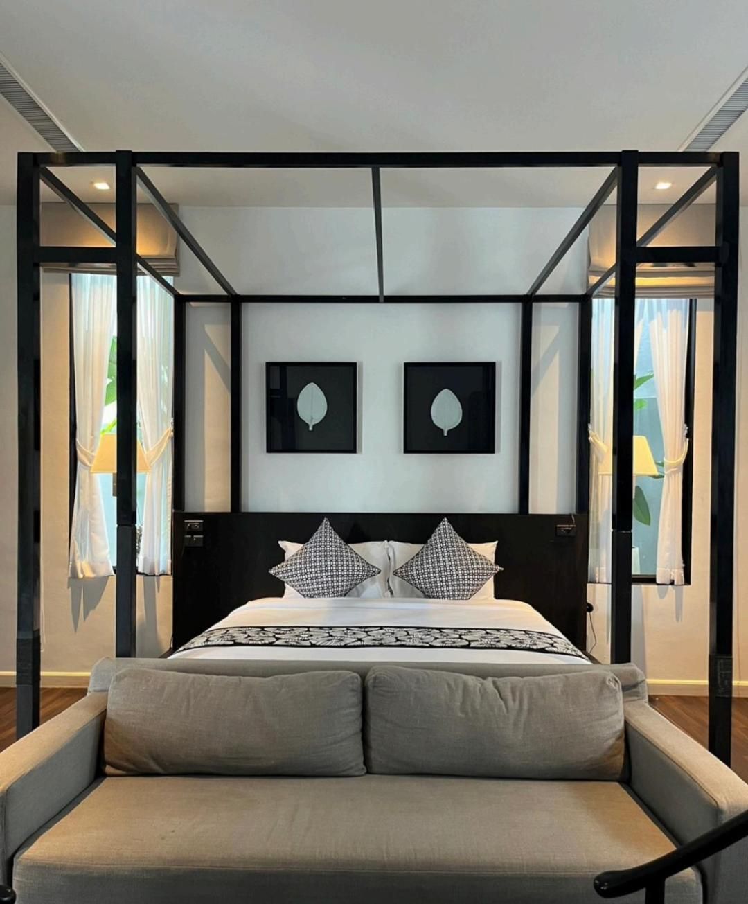 Deluxe Suite with Pool View