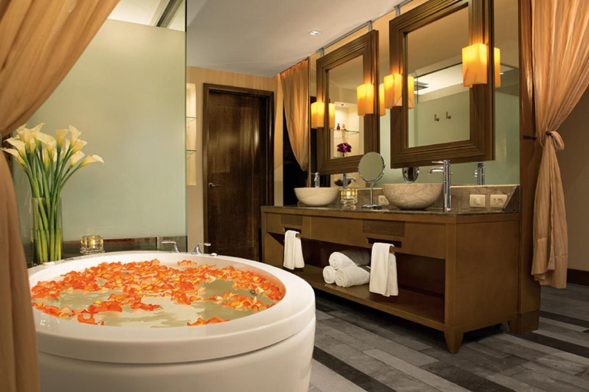 Preferred Club Master Suite Swimout Garden - All Inclusive