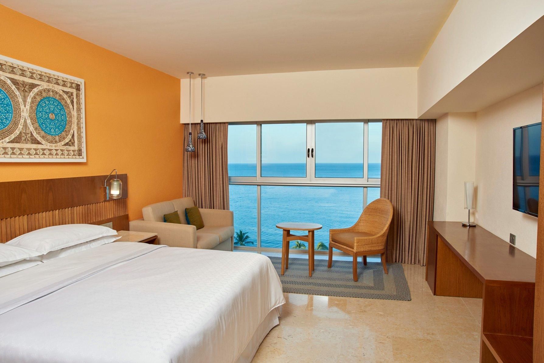 Signature Club Lounge level, Deluxe Guest room, 1 King, Bay view, High floor