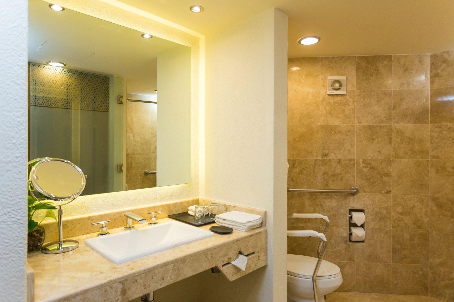 Deluxe Guest room, 1 King, Garden view, Ground floor
