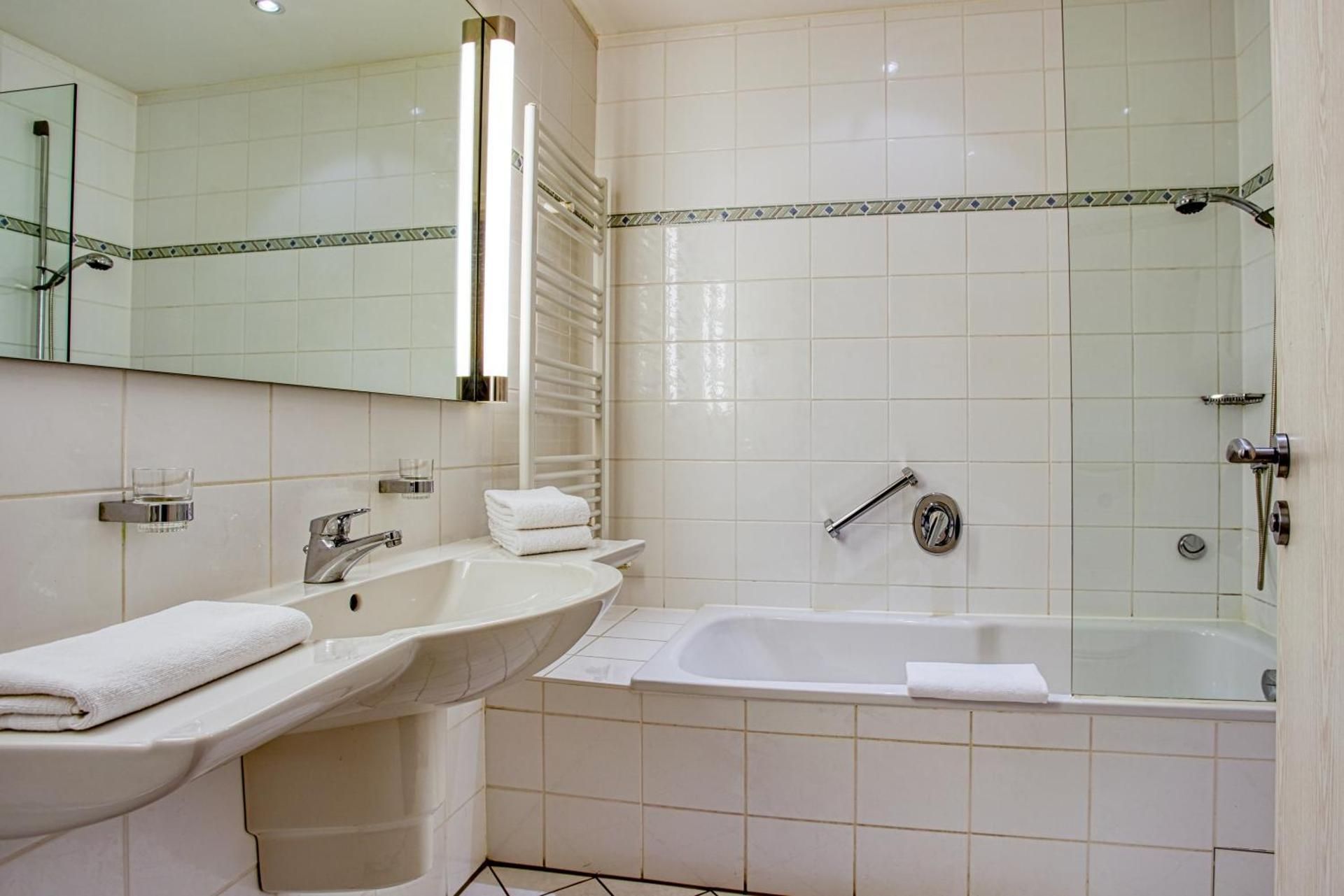 Deluxe Double Room with Bath