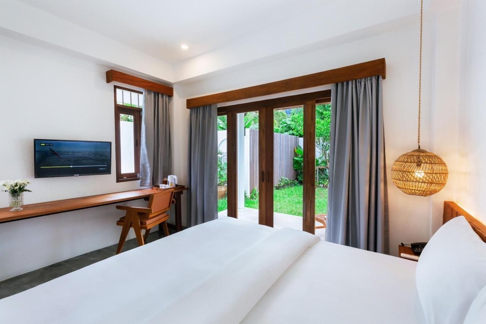 King Room with Garden View