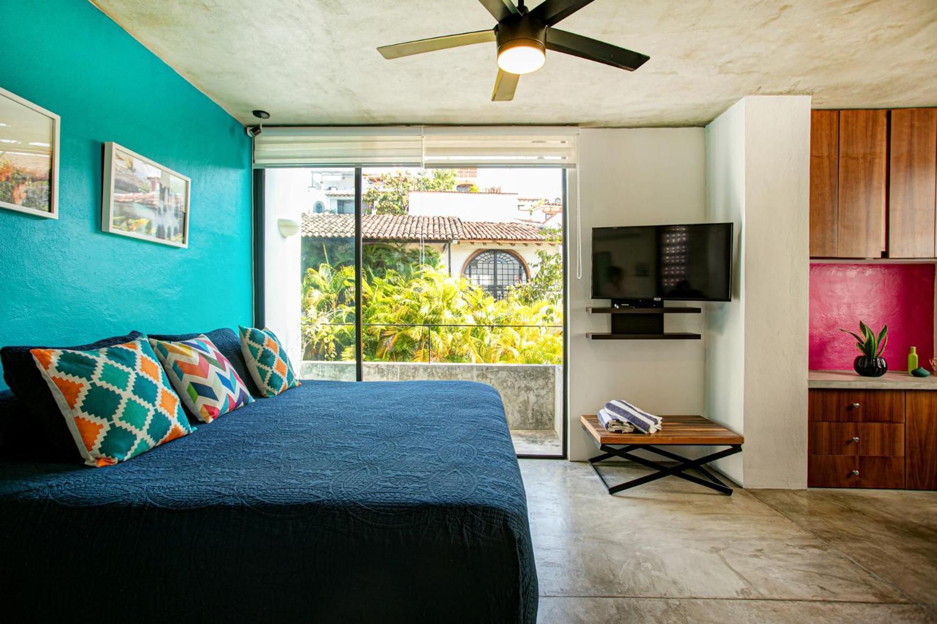 Suite Indigo