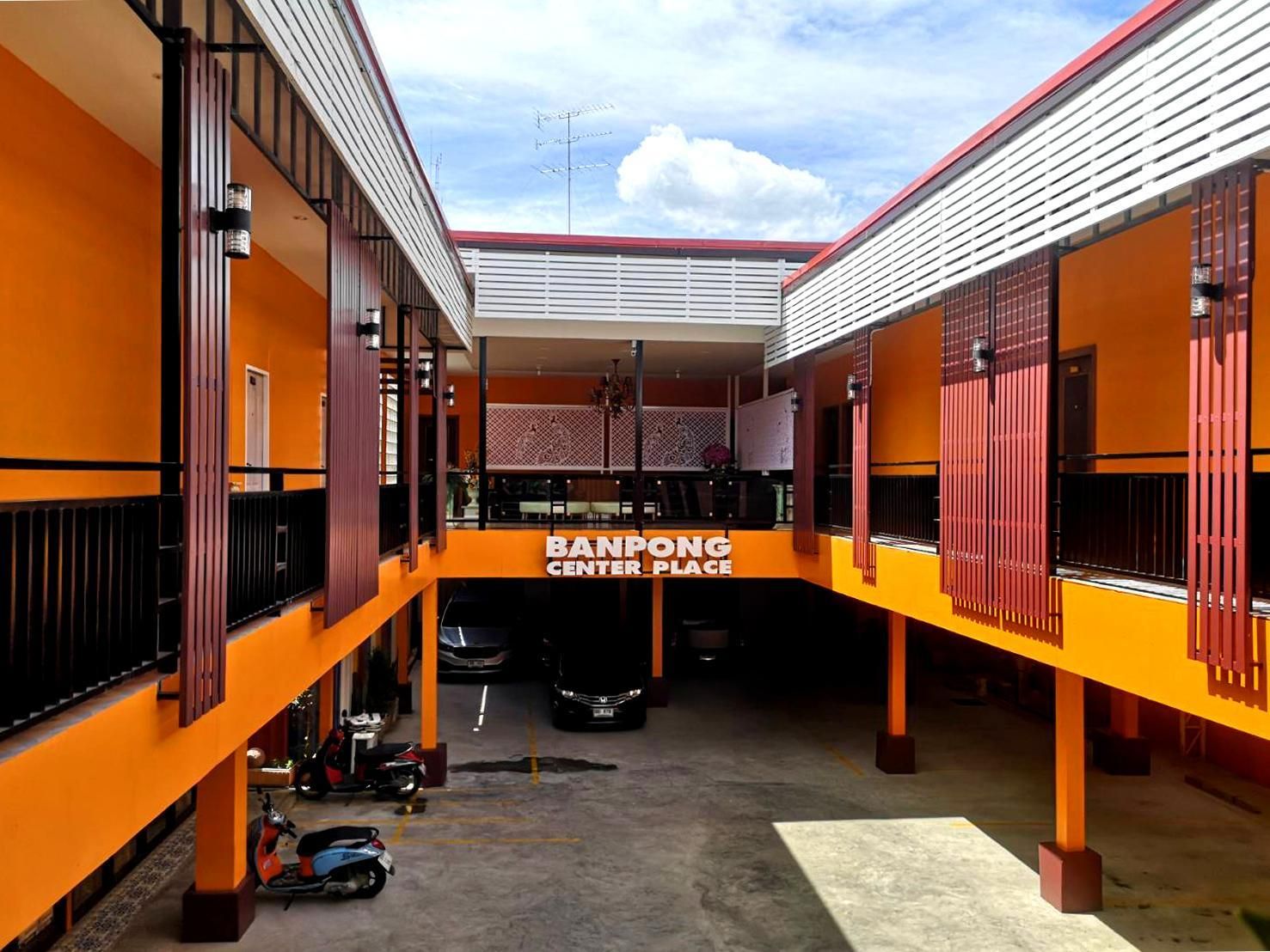 Banpong center place
