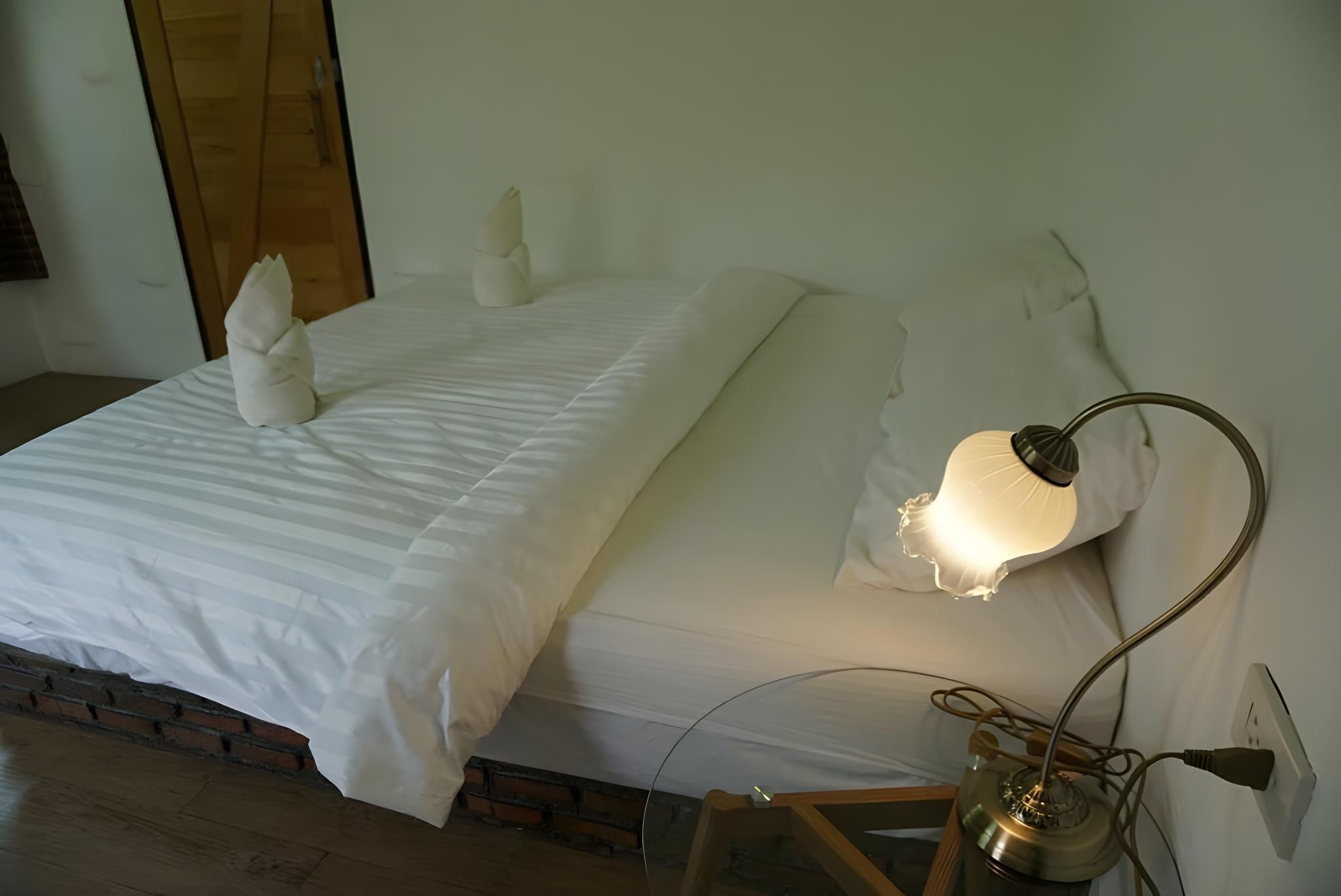 Connecting Room