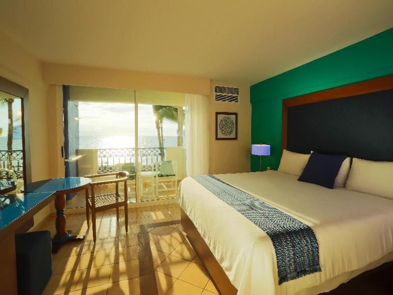Crown Paradise Golden All Inclusive Adults Only King Room with Sea View