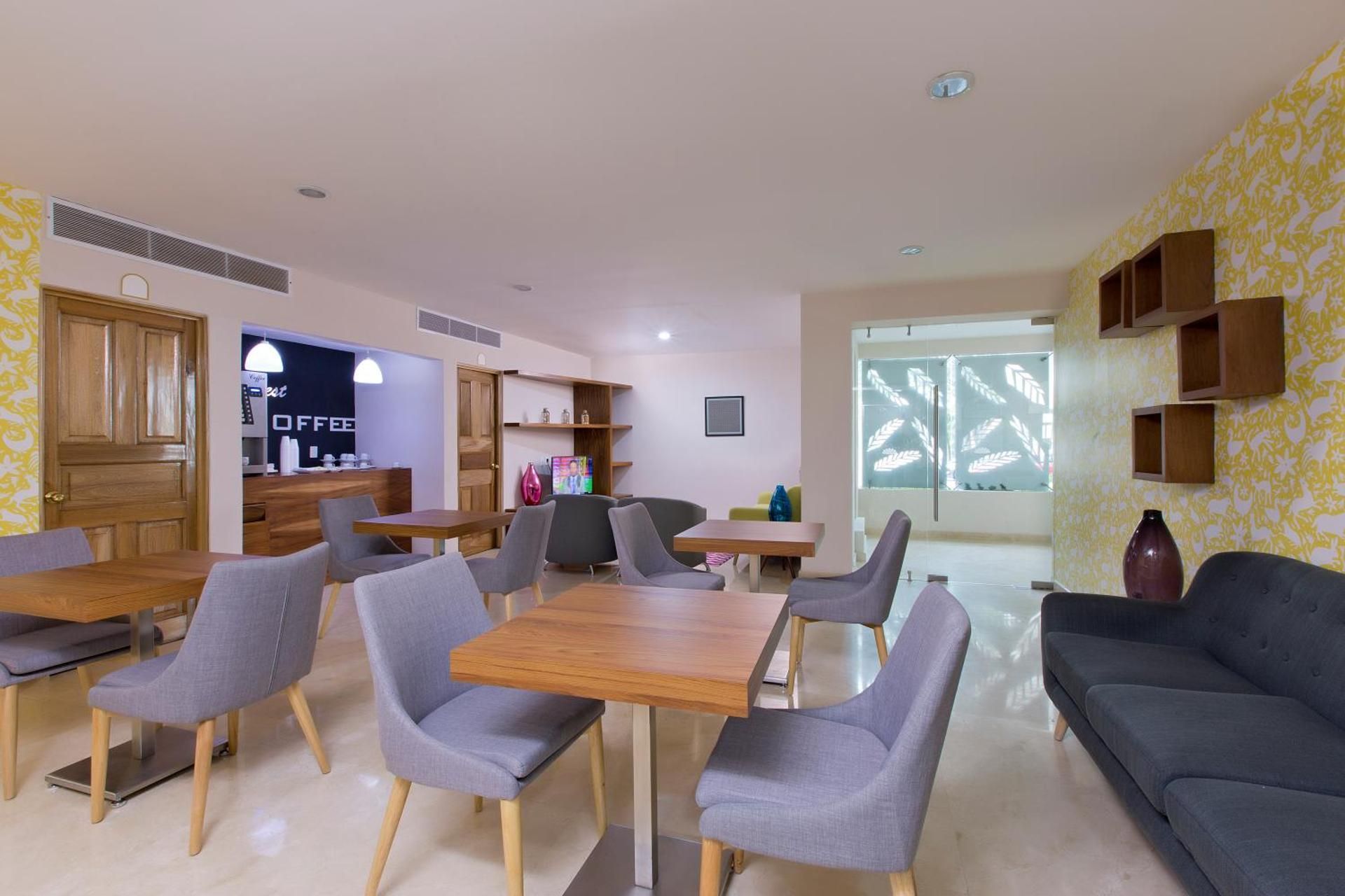 shared lounge/tv area