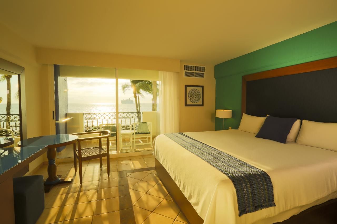Deluxe Oceanfront Room