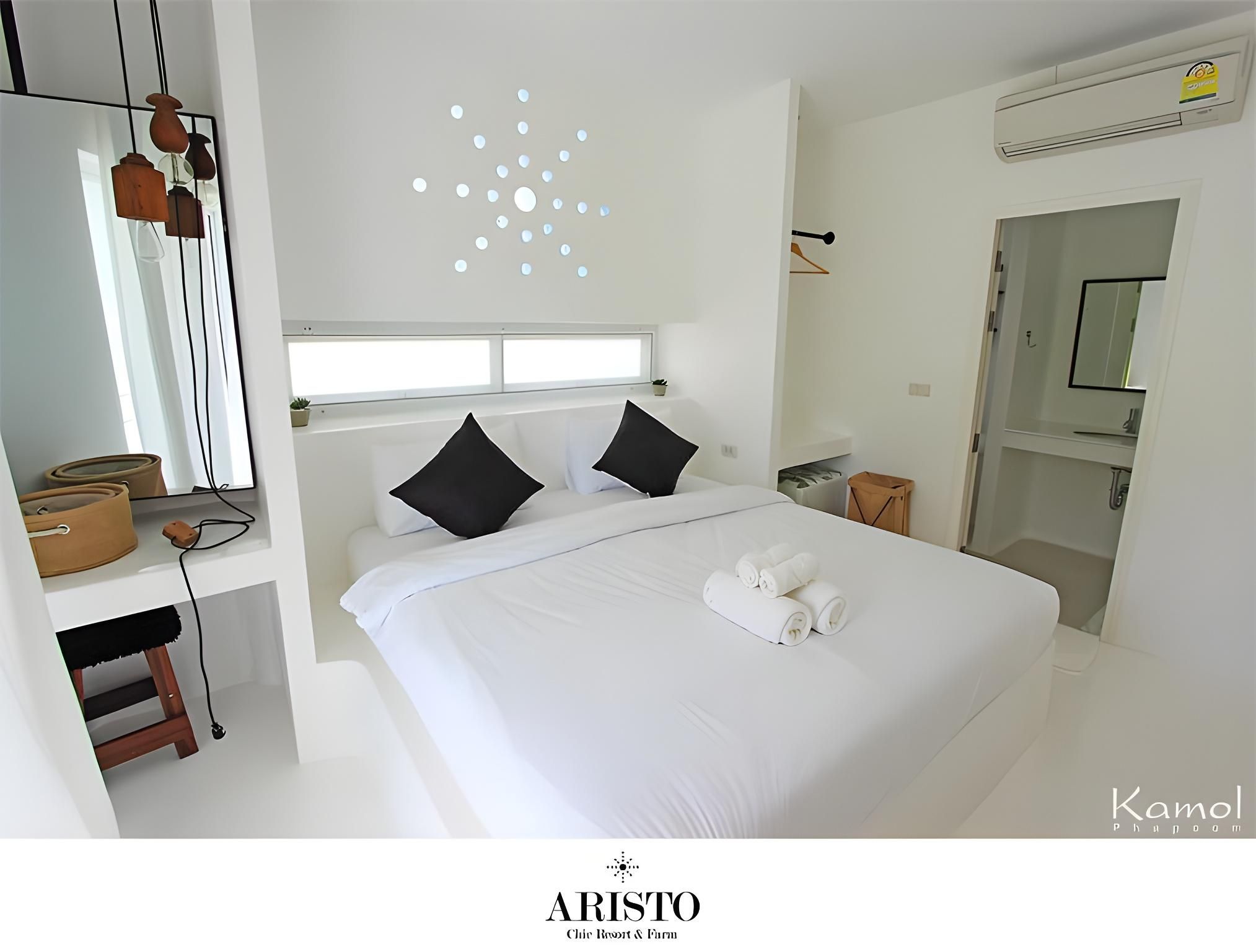Suite Jacuzzi Room