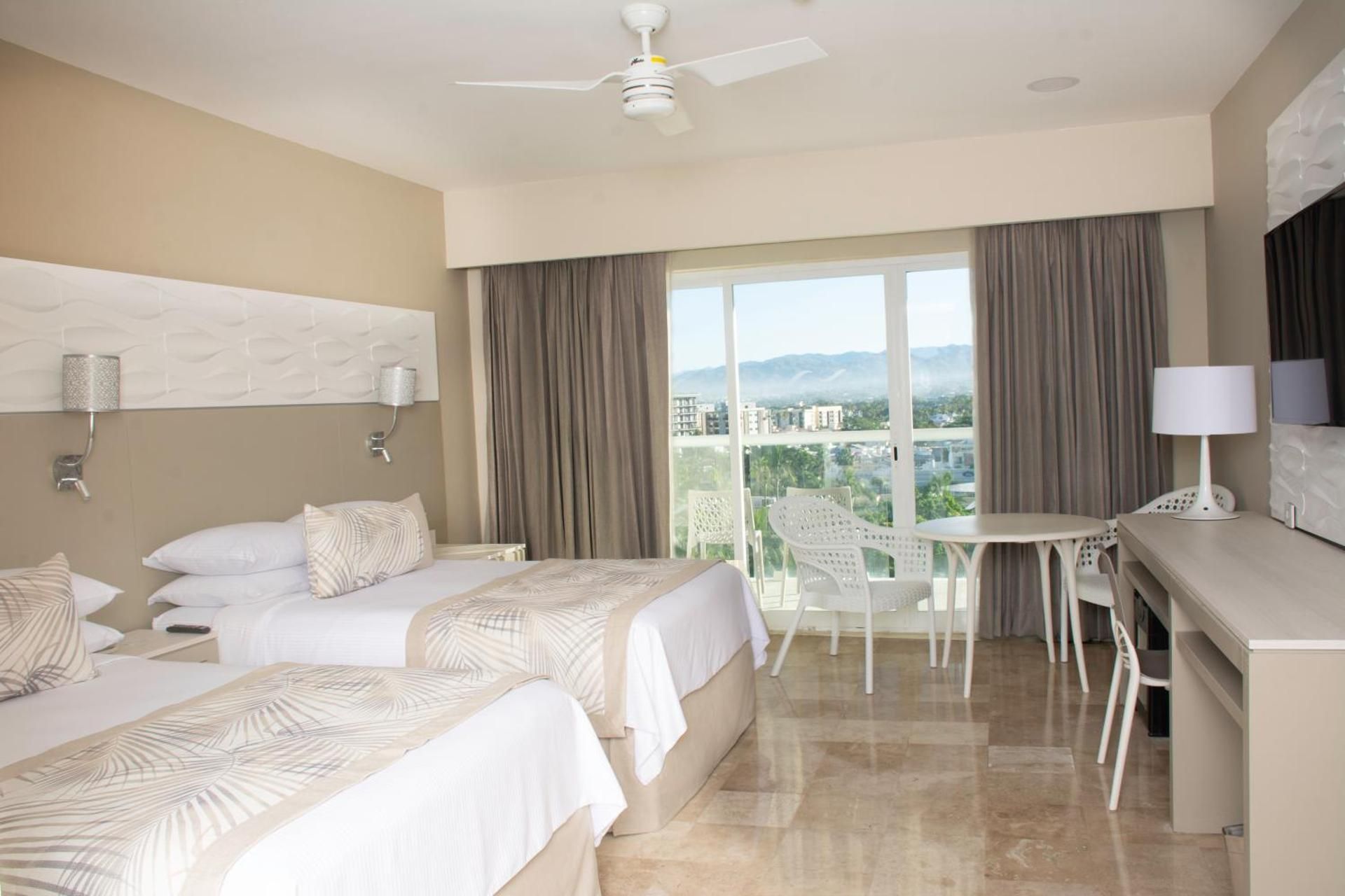 Deluxe Partial Sea View Twin Room