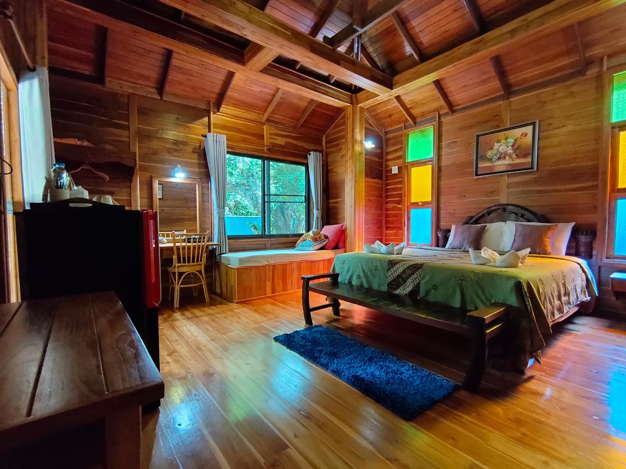 Phanya Chaley Suanphueng Deluxe Room