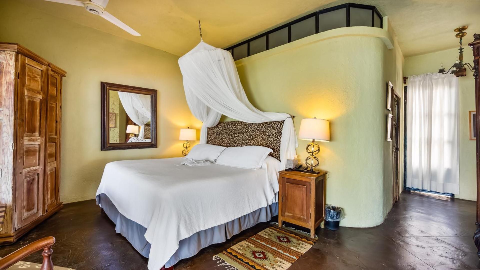 Deluxe Suite with Sea View