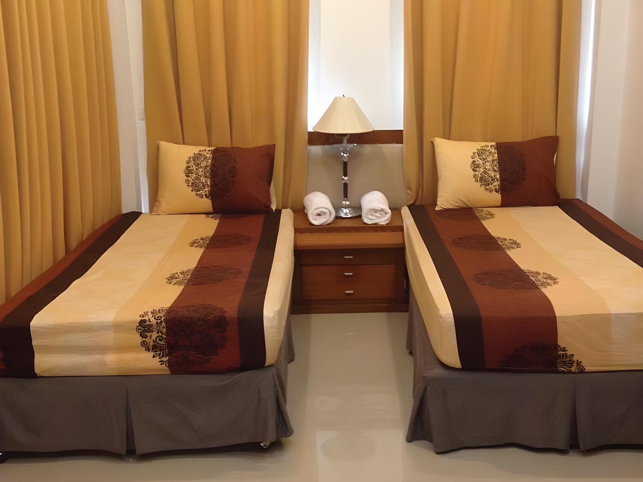 Superior - 3 Single Beds