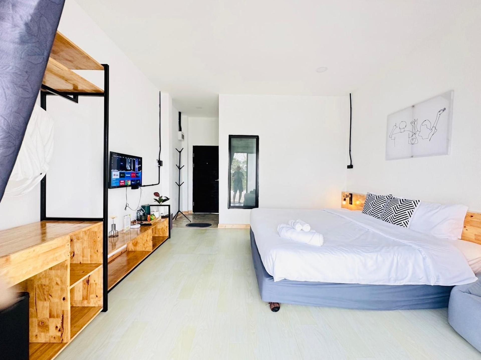 Superior Pool View Room