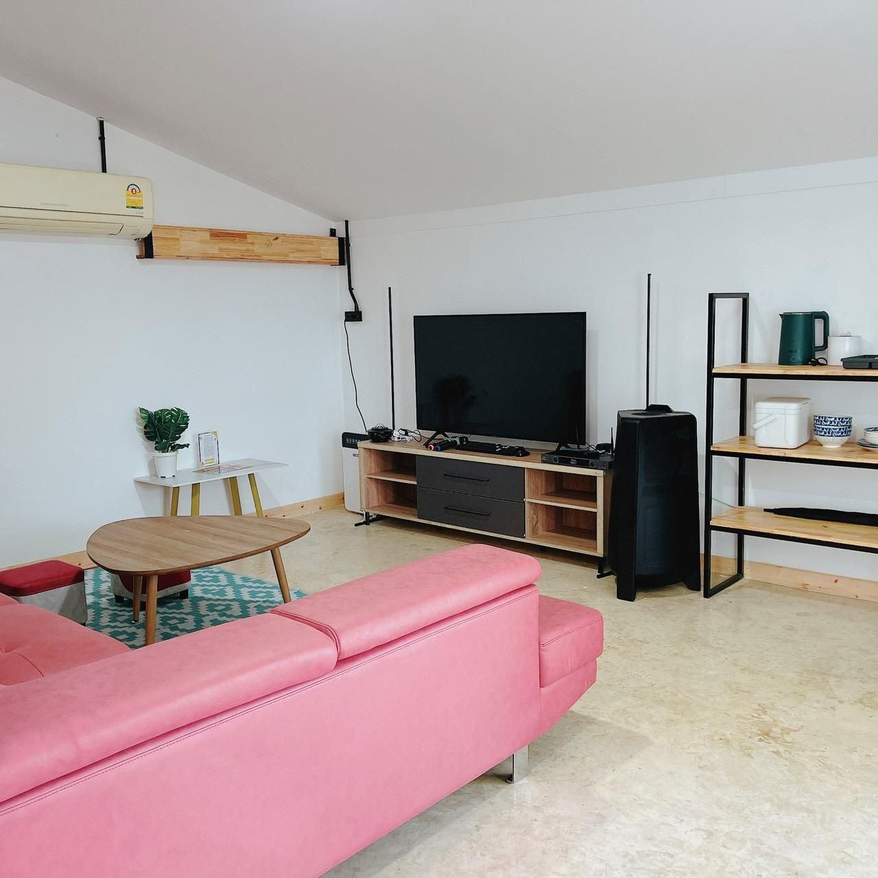 Family Room 01