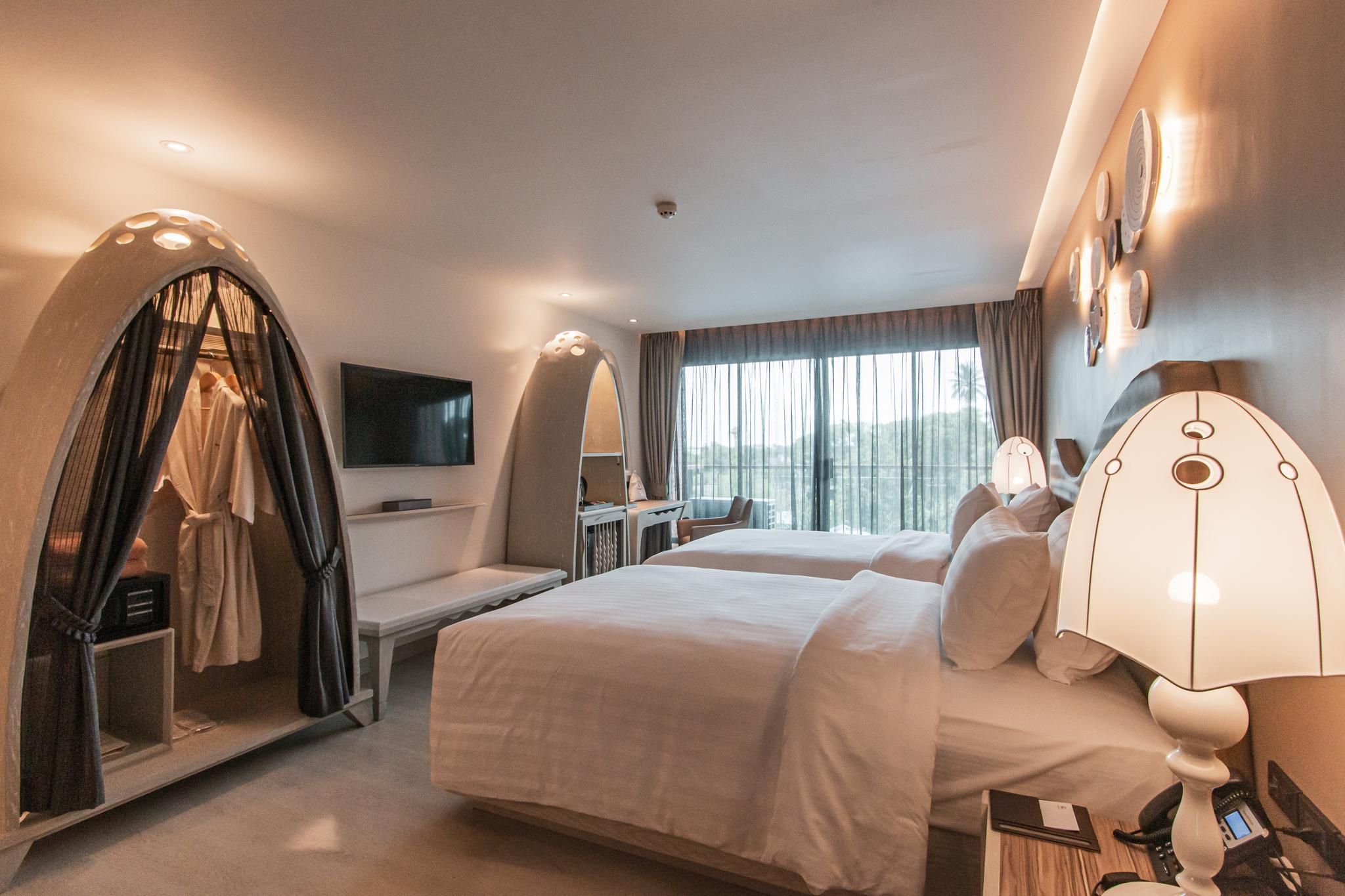 Partial River View Twin Room