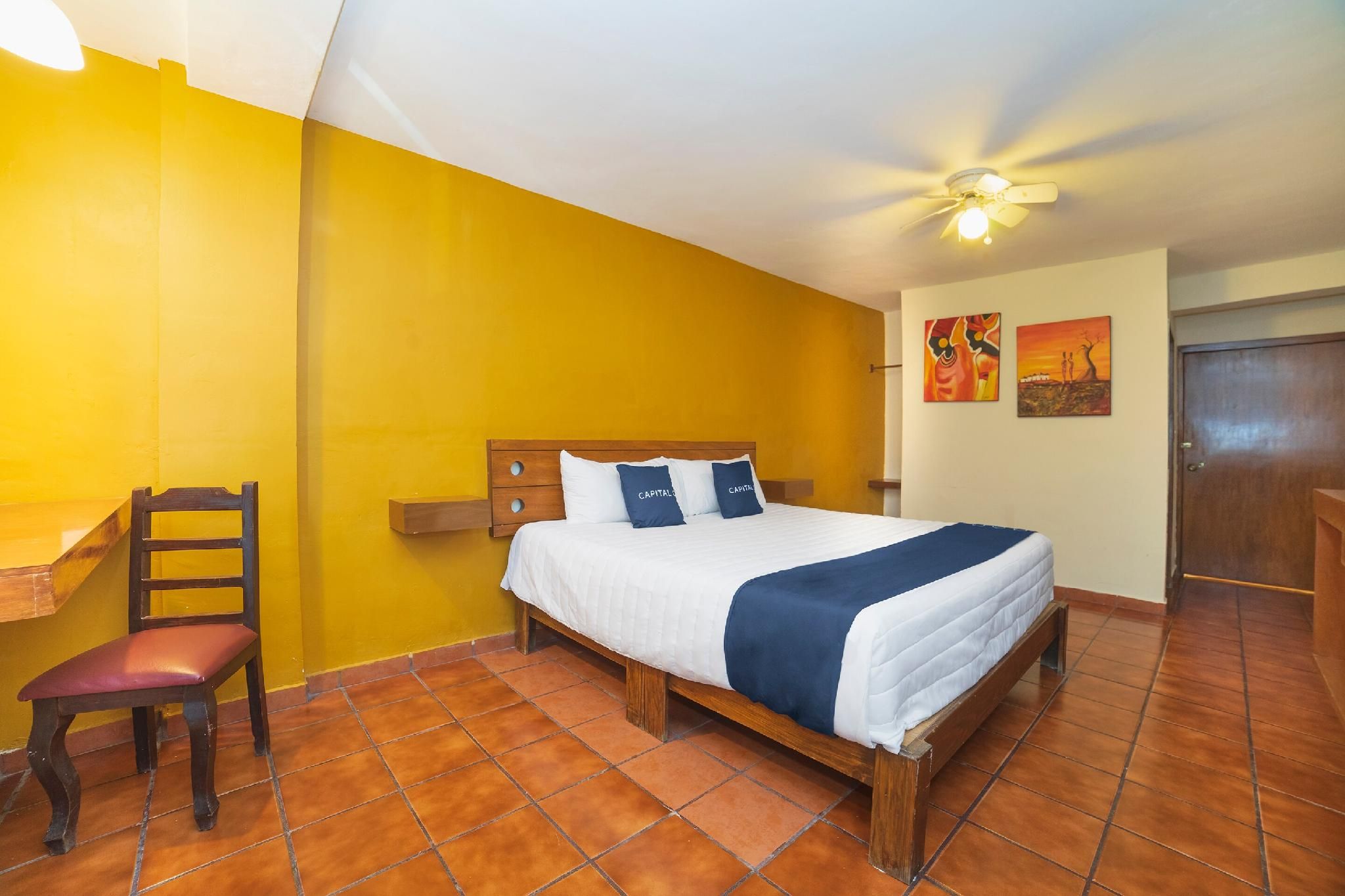 Capital O Hotel Casa Blanca Superior 2