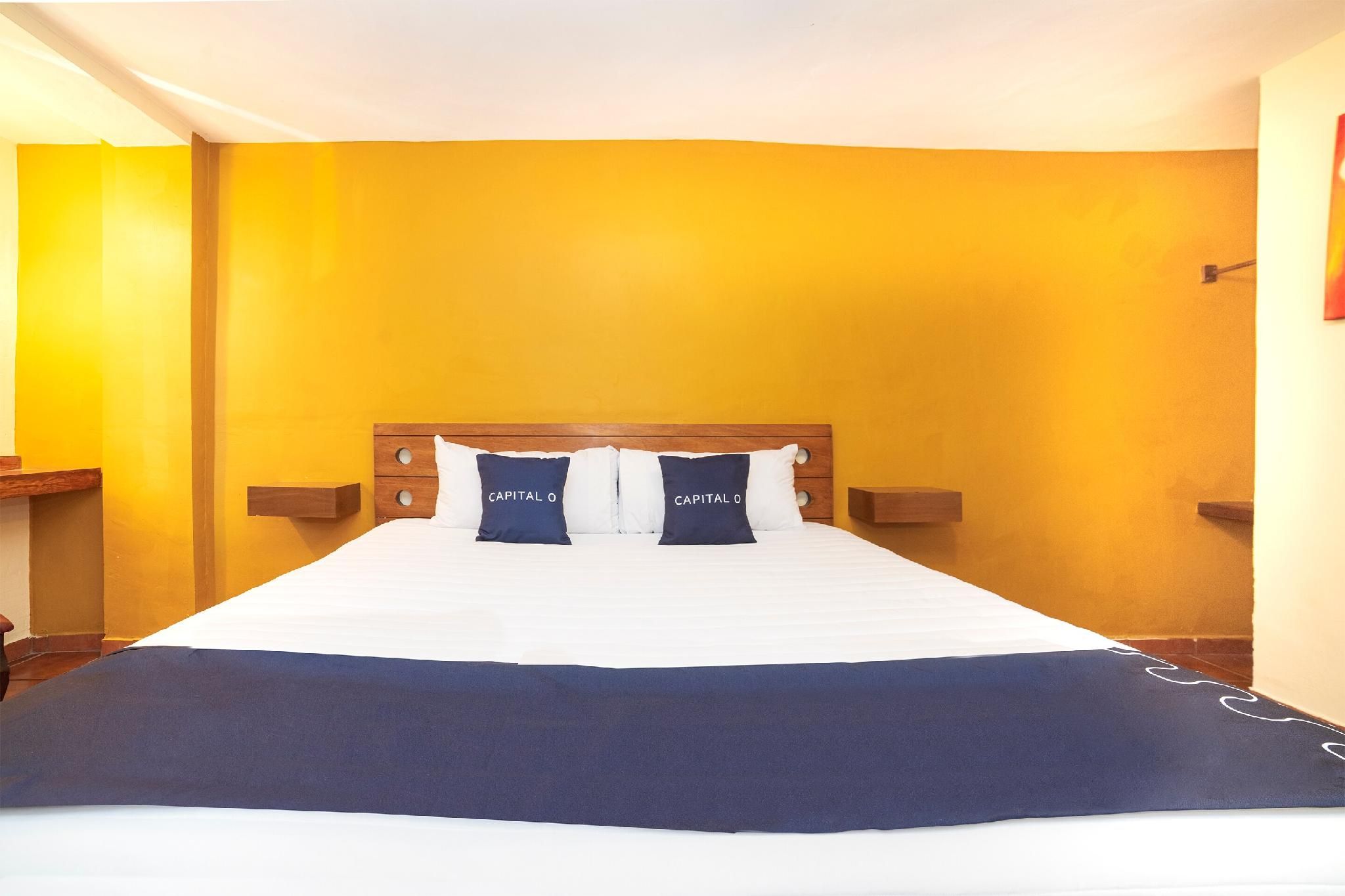 Capital O Hotel Casa Blanca Superior 3