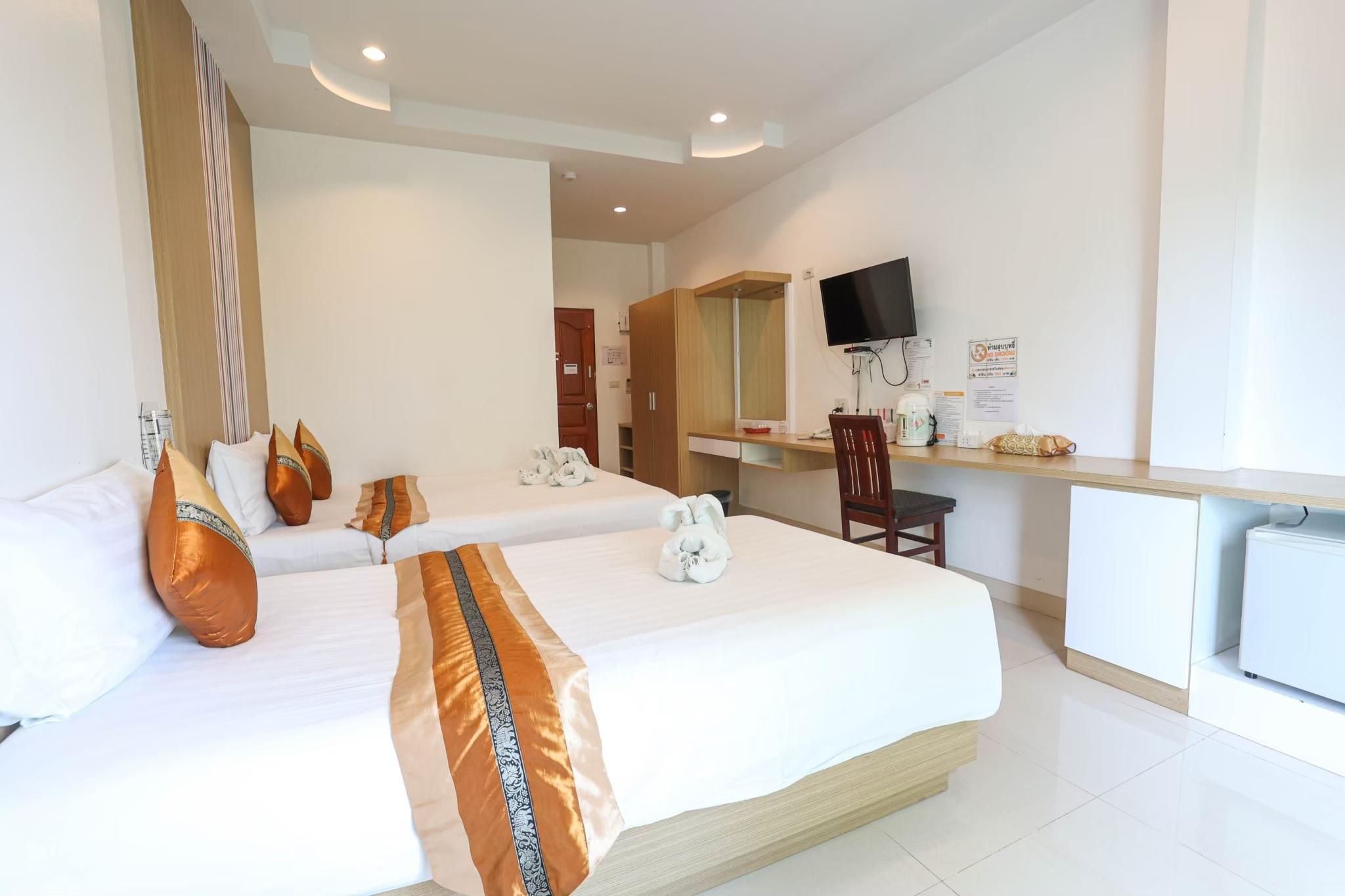 Eitanic Resort Deluxe Triple Room 2