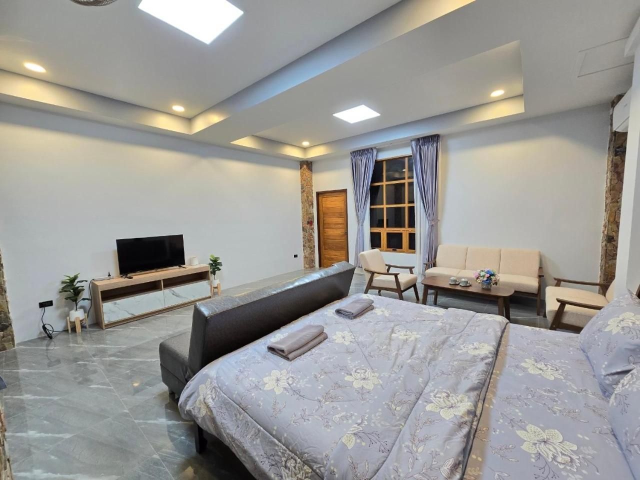 King Room with Mountain View