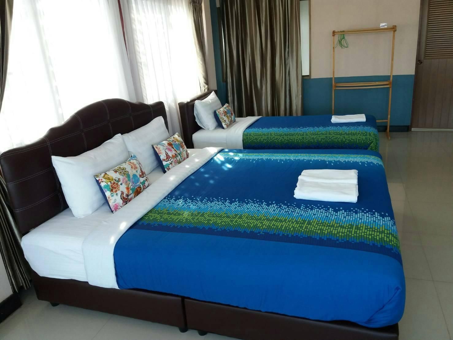 Baansabairimkhong Grand Deluxe River View Triple Room