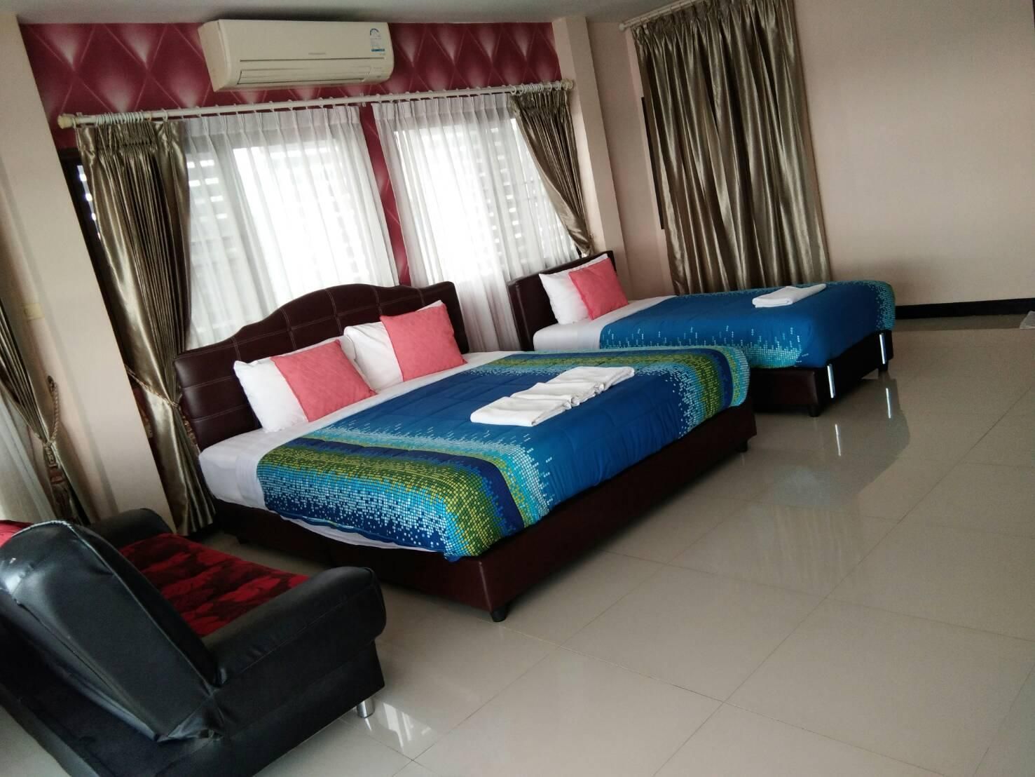 Baansabairimkhong Grand Deluxe River View Triple Room 3