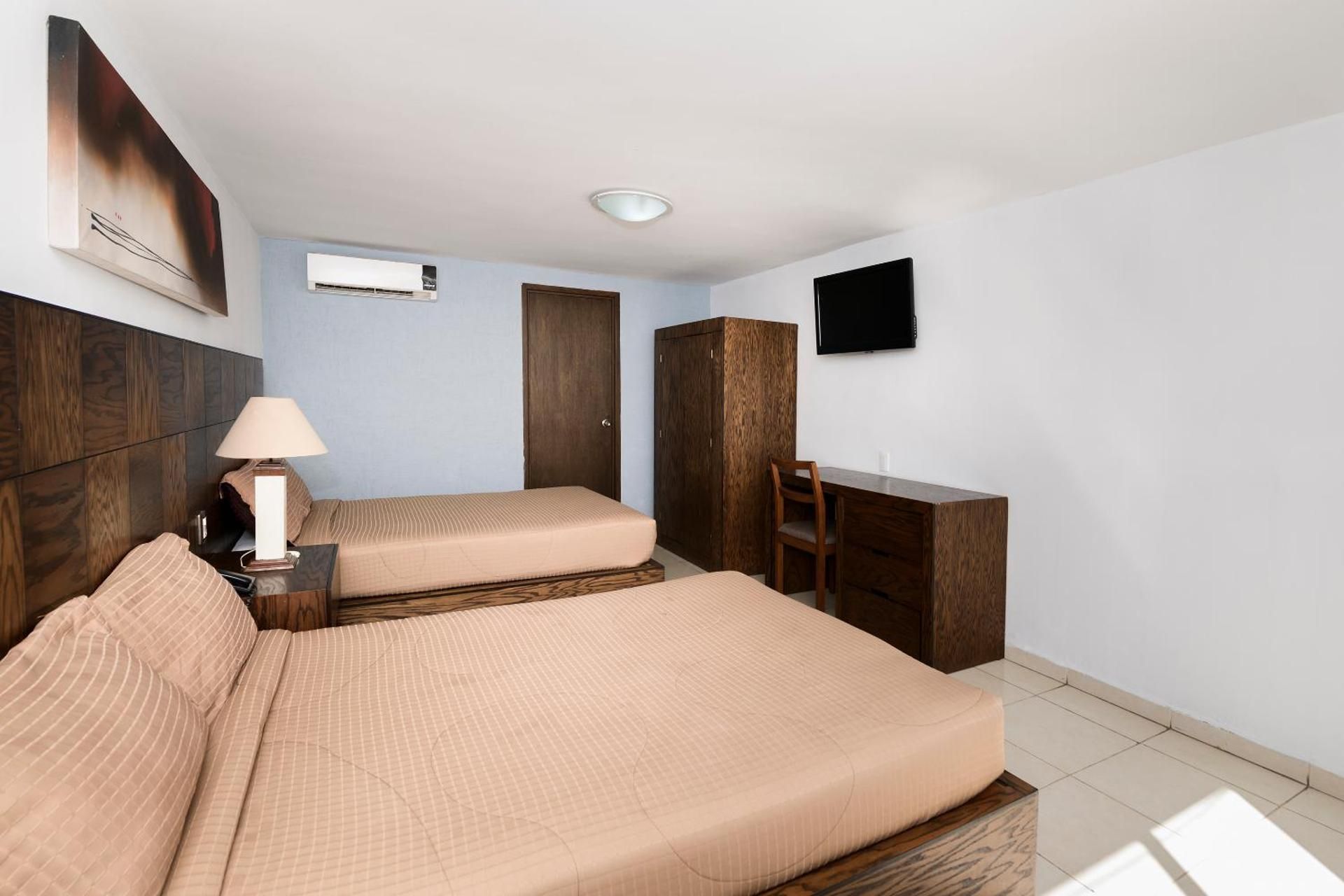 JM HOTEL EJECUTIVO CELAYA Deluxe Double or Twin Room 2