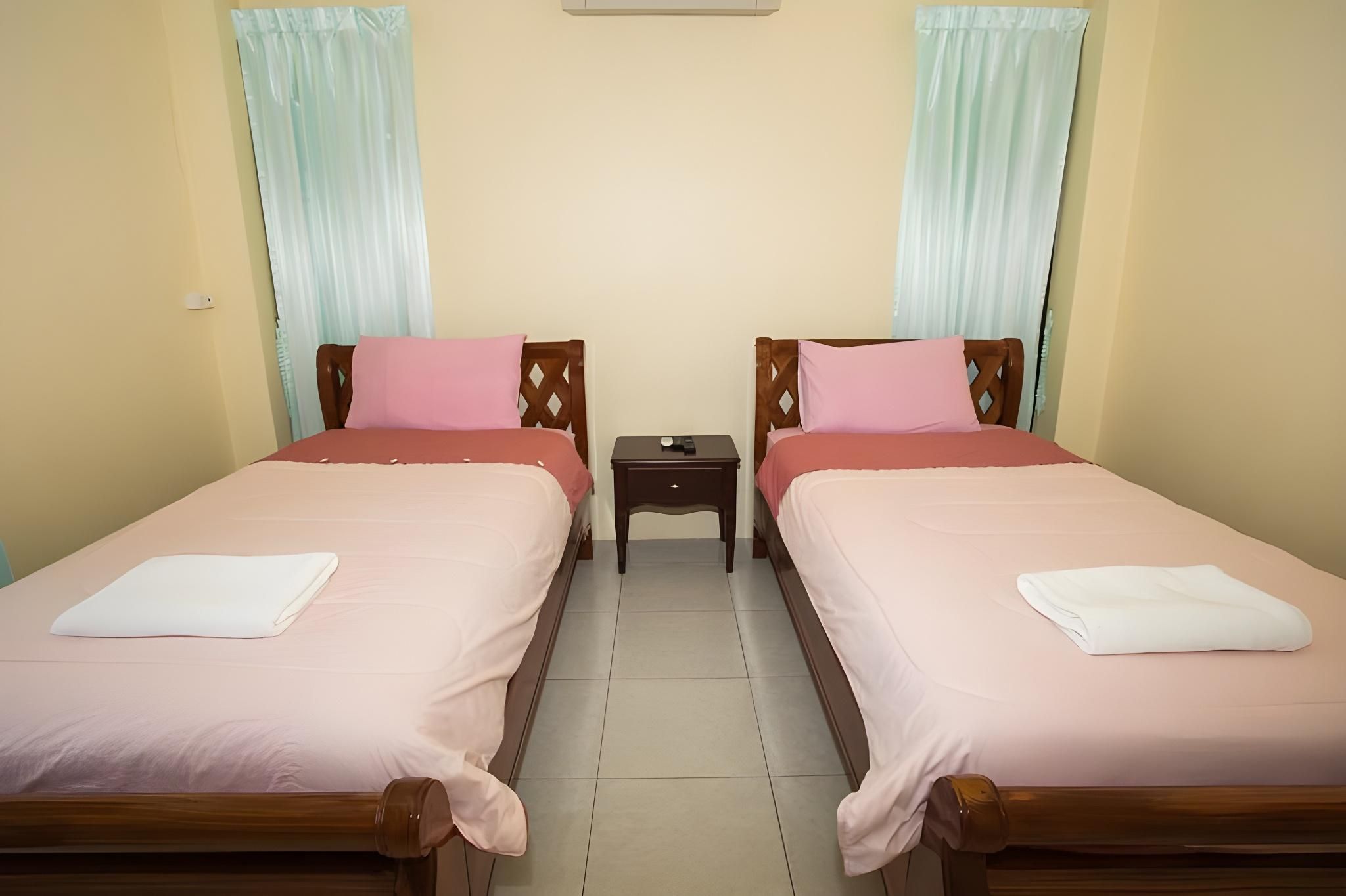 Deluxe Twin Bed