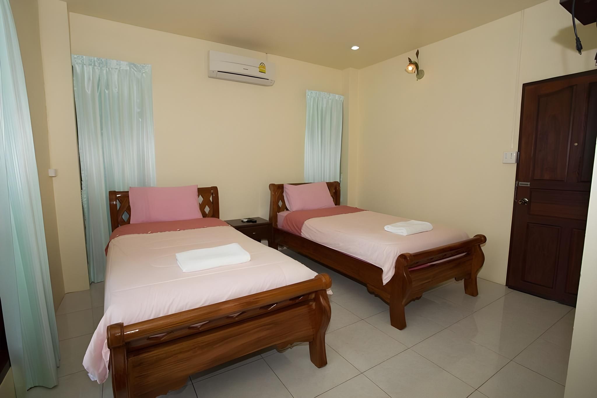 Deluxe Twin Bed