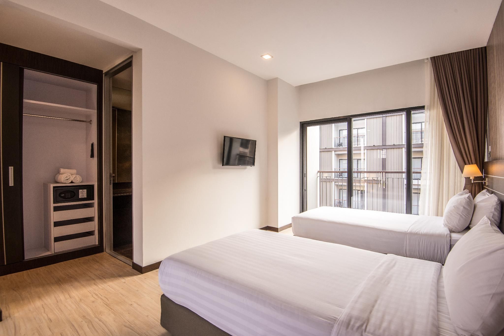 Amanta Hotel Nongkhai Superior Twin Bed with Balcony